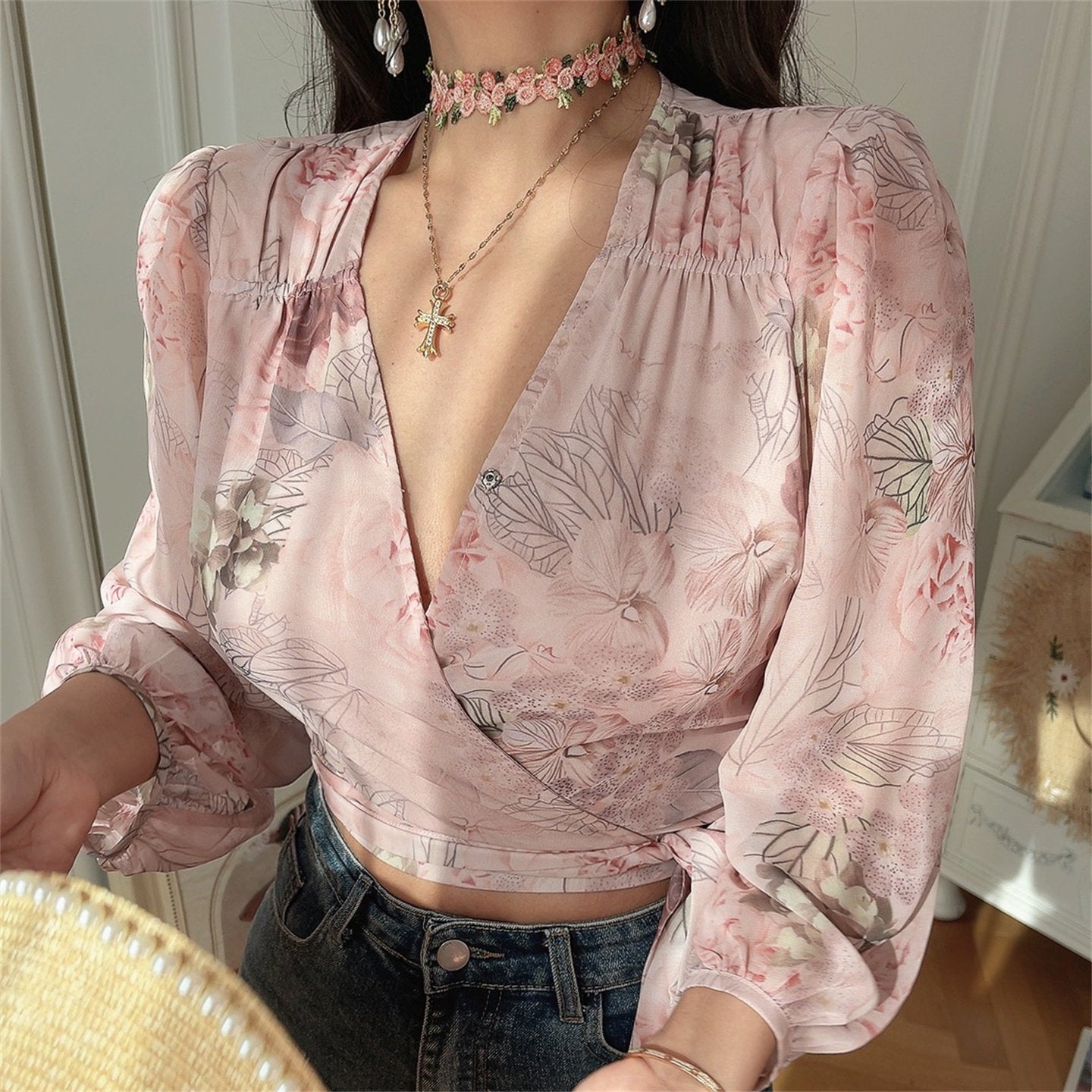 Retro V-Neck Lantern Sleeve Tie-Up Floral Shirt