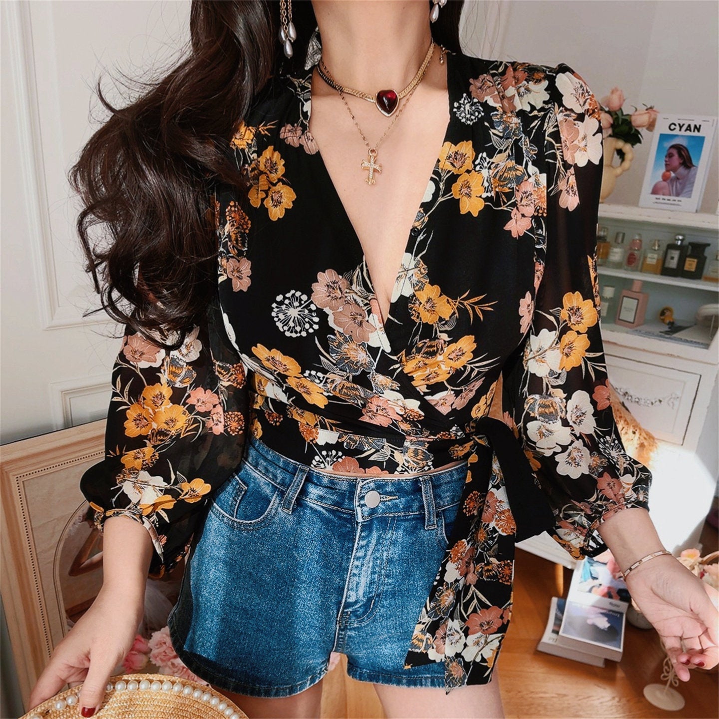 Retro V-Neck Lantern Sleeve Tie-Up Floral Shirt